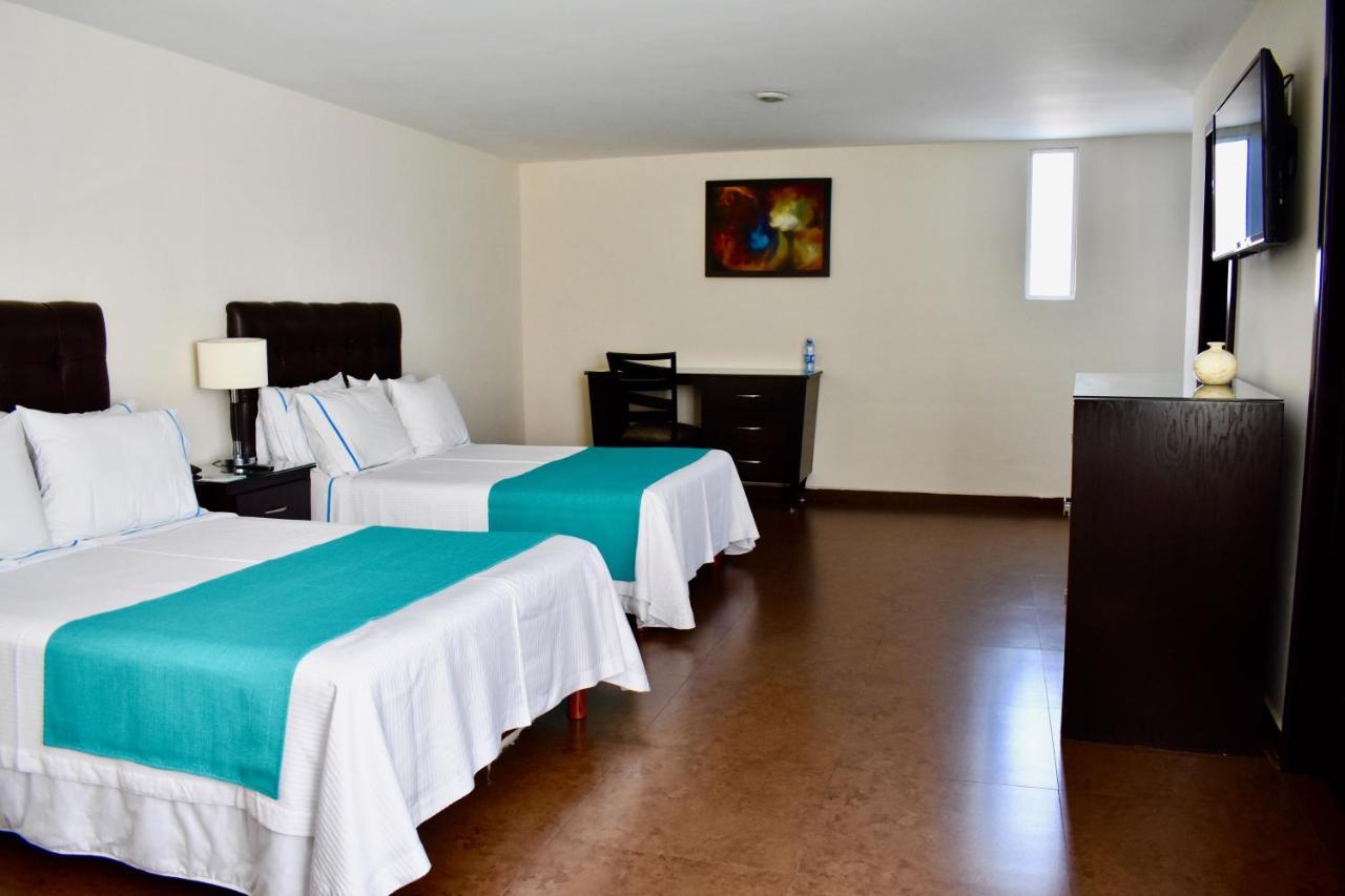 Country Hotel & Suites Guadalajara Exterior foto