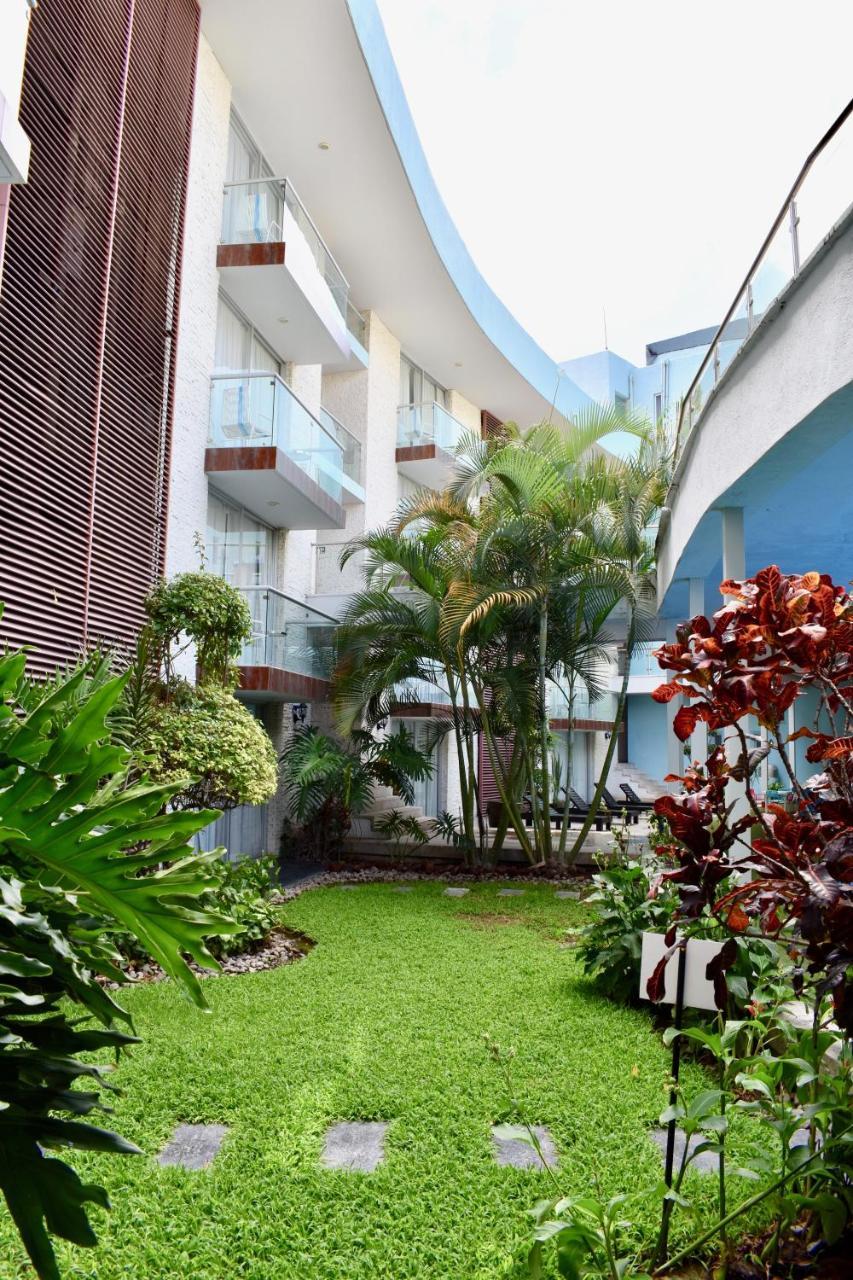 Country Hotel & Suites Guadalajara Exterior foto