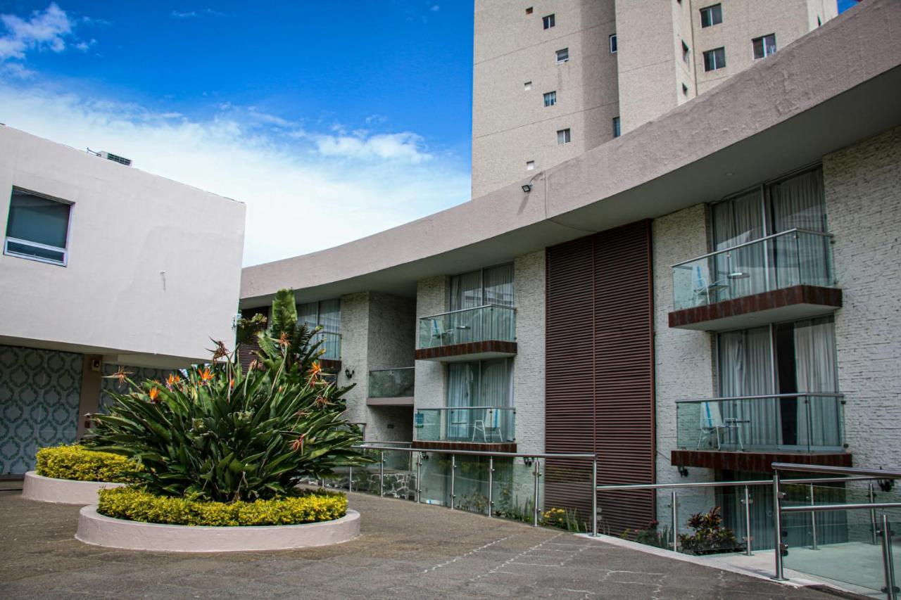 Country Hotel & Suites Guadalajara Exterior foto